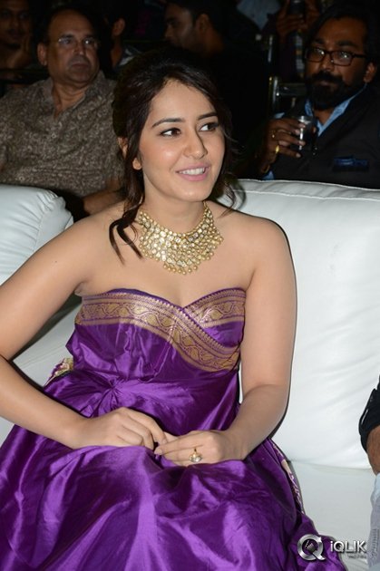 Raashi-Khanna-at-Bengal-Tiger-Triple-Platinum-Disc-Function
